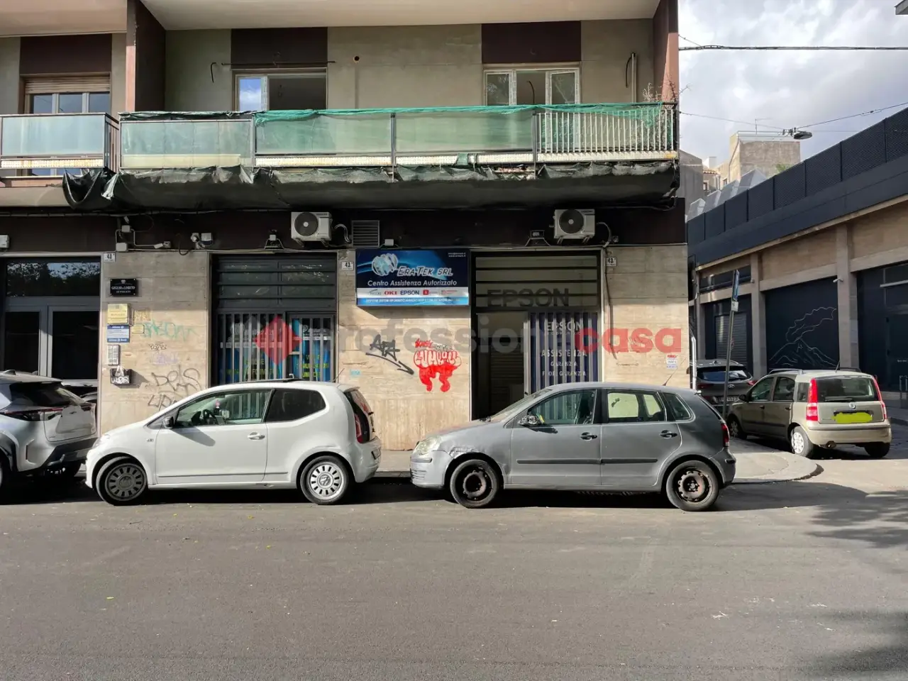 Negozio in Via Salvatore Tomaselli  43/B, Catania, {3} - Foto 1
