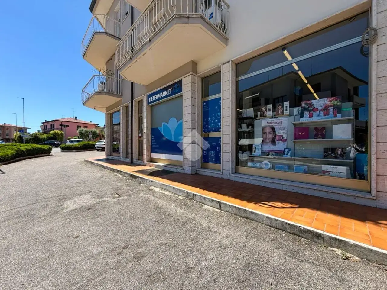 Negozio in Via Mantova 30, Peschiera Del Garda, {3} - Foto 1