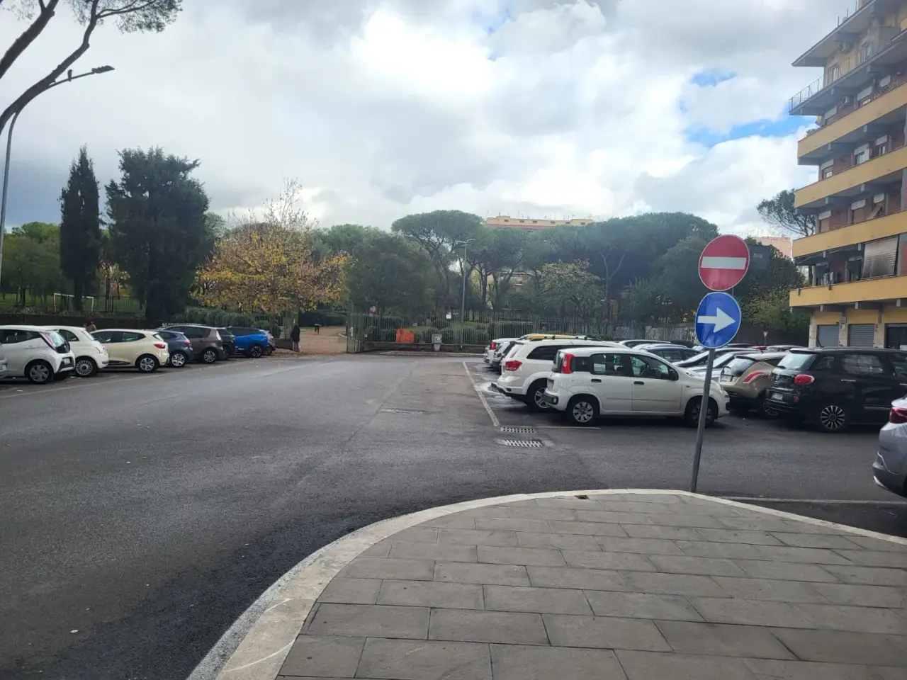 Negozio in Via Monteforte Irpino, Roma, {3} - Foto 2