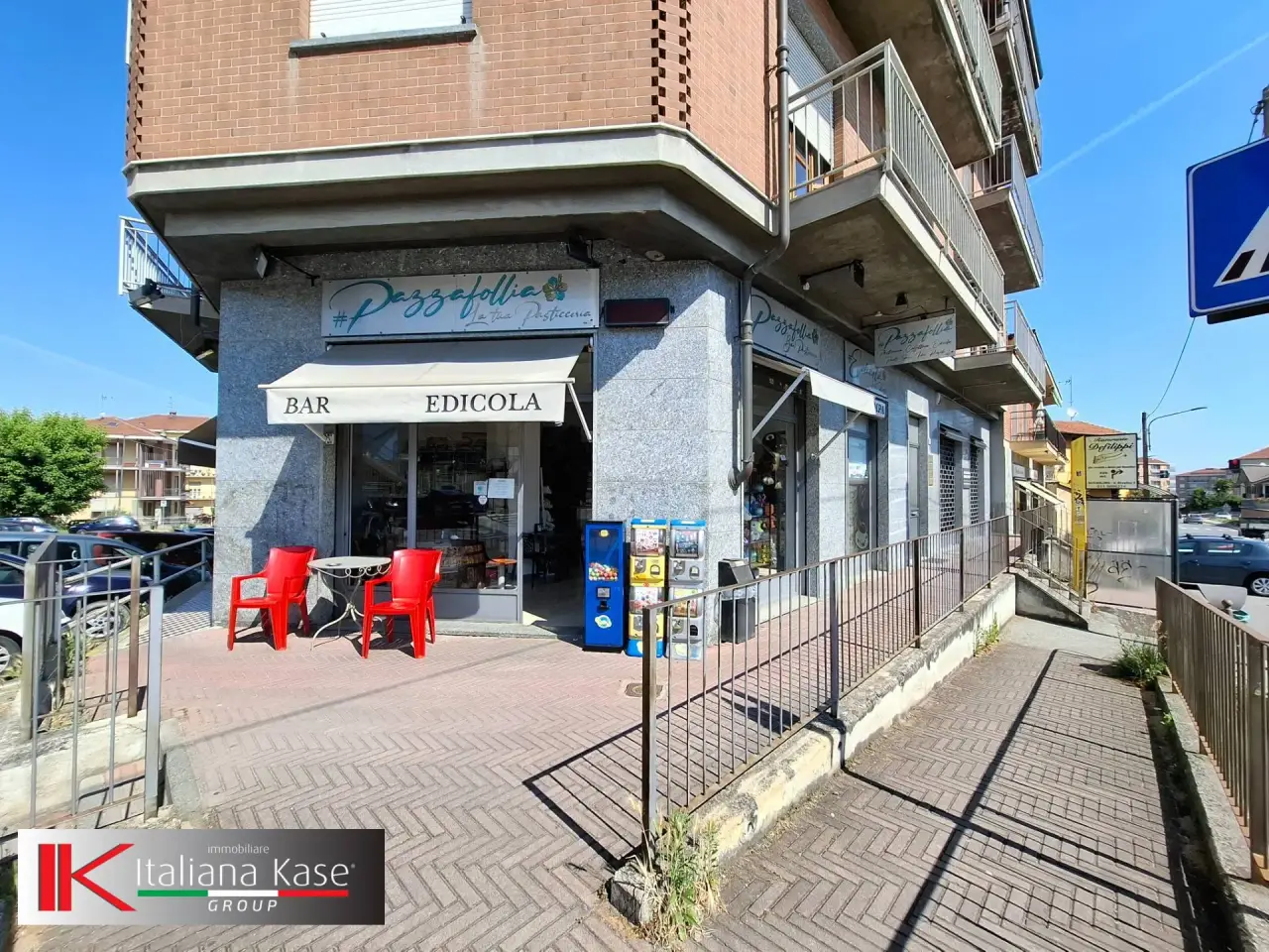 Esercizio commerciale in Via Circonvallazione 11, Gassino Torinese, {3} - Foto 1