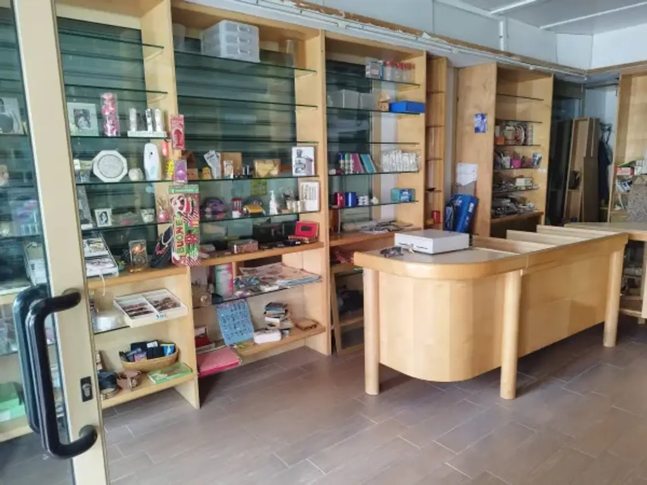Negozio in Via Vescovada, Vignola, {3} - Foto 1