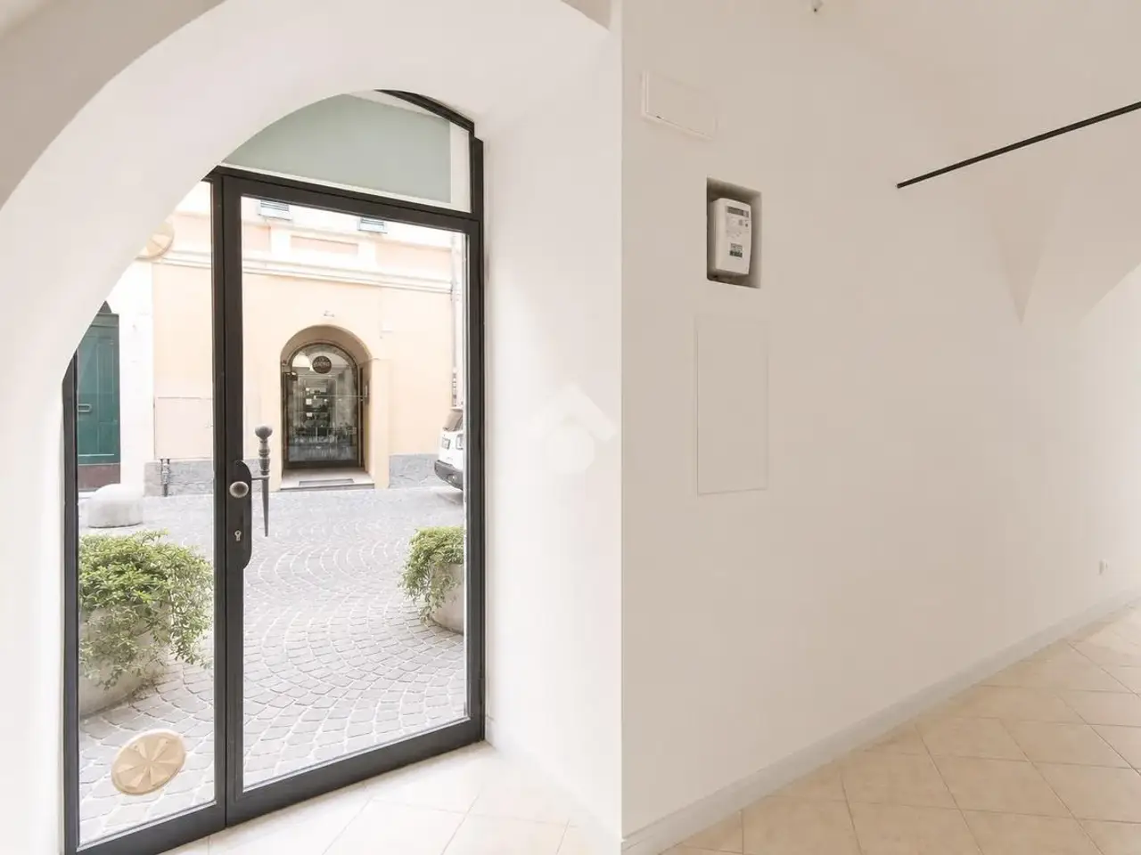 Negozio in Via Vittorio Veneto 22, Teramo, {3} - Foto 2