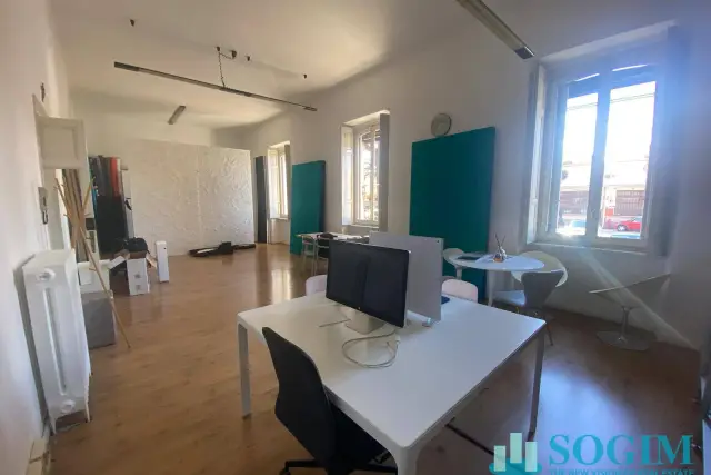 Büro in Corso Leonardo da Vinci, Gallarate - Foto 1