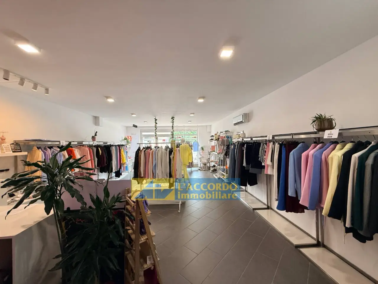 Negozio in Via Aterno 280, Chieti, {3} - Foto 1