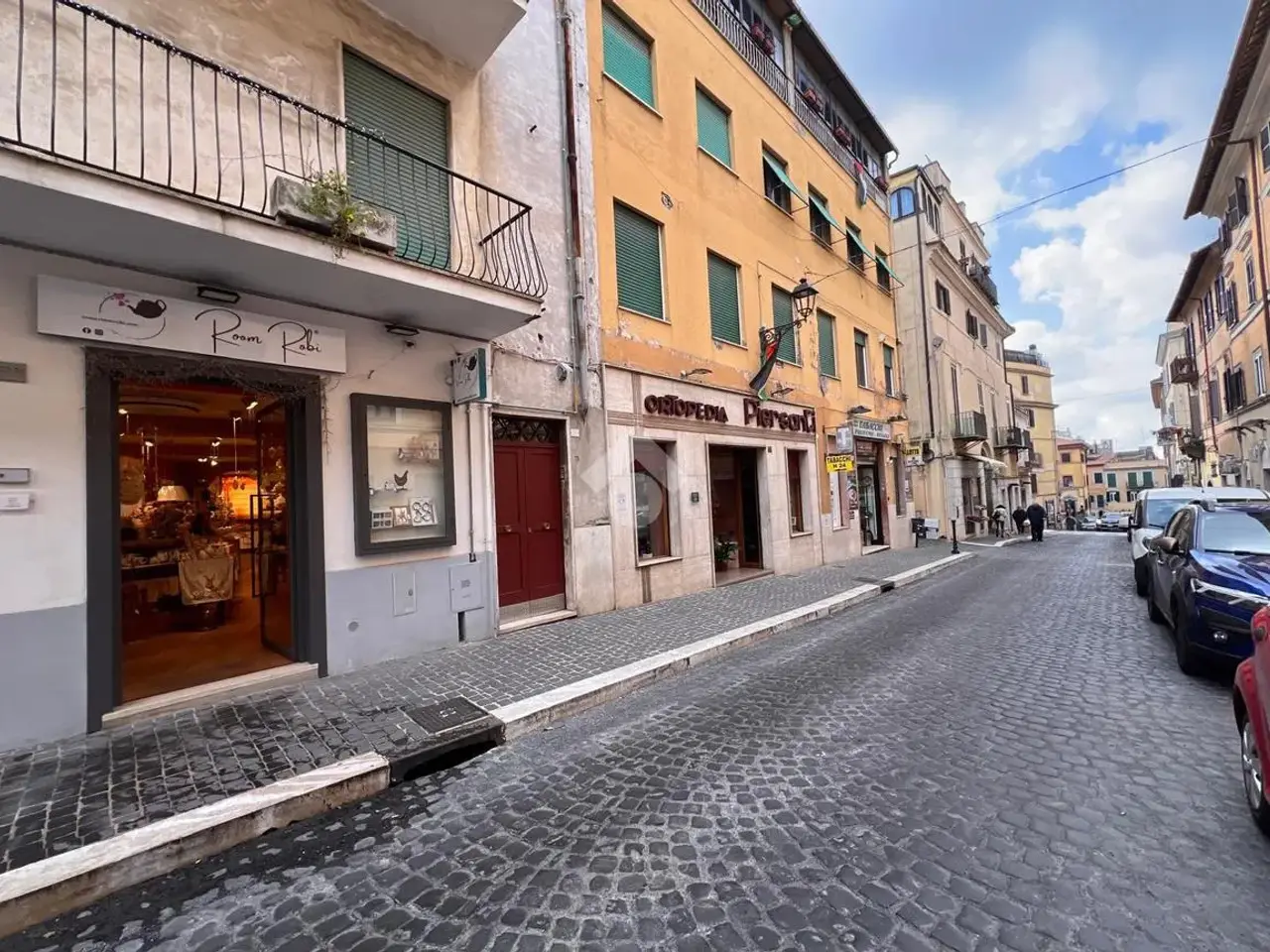 Negozio in Via Aurelio Saffi 22, Albano Laziale, {3} - Foto 1
