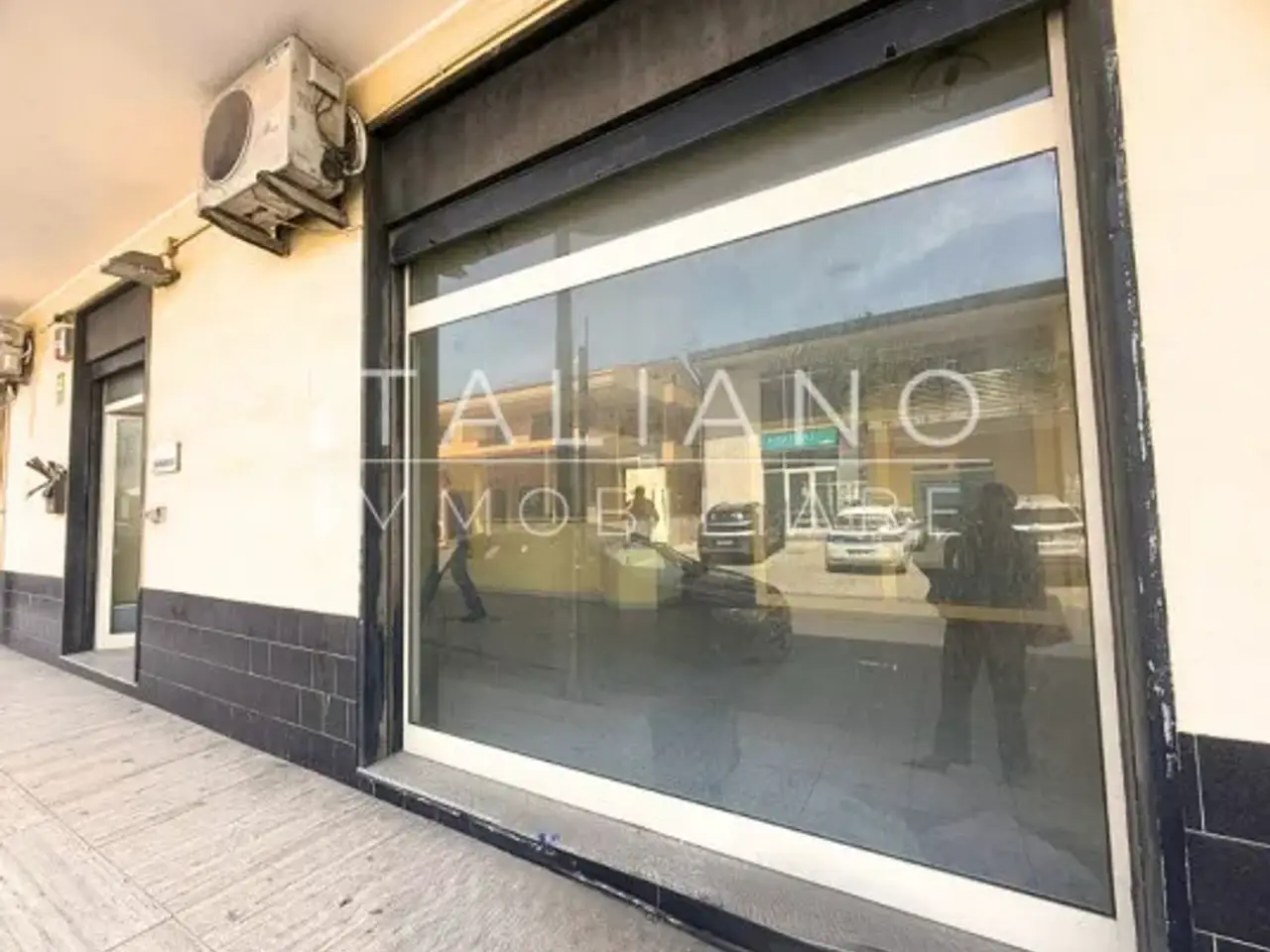 Negozio in Via Archi Nazionale 67, San Filippo Del Mela, {3} - Foto 2
