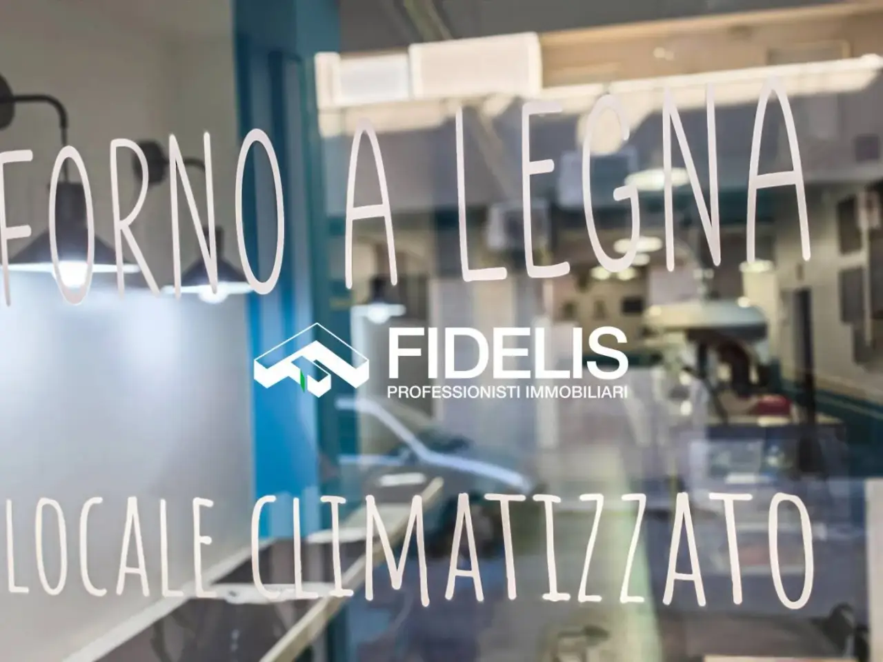 Esercizio commerciale in Duca degli Abruzzi 78, Andria, {3} - Foto 1