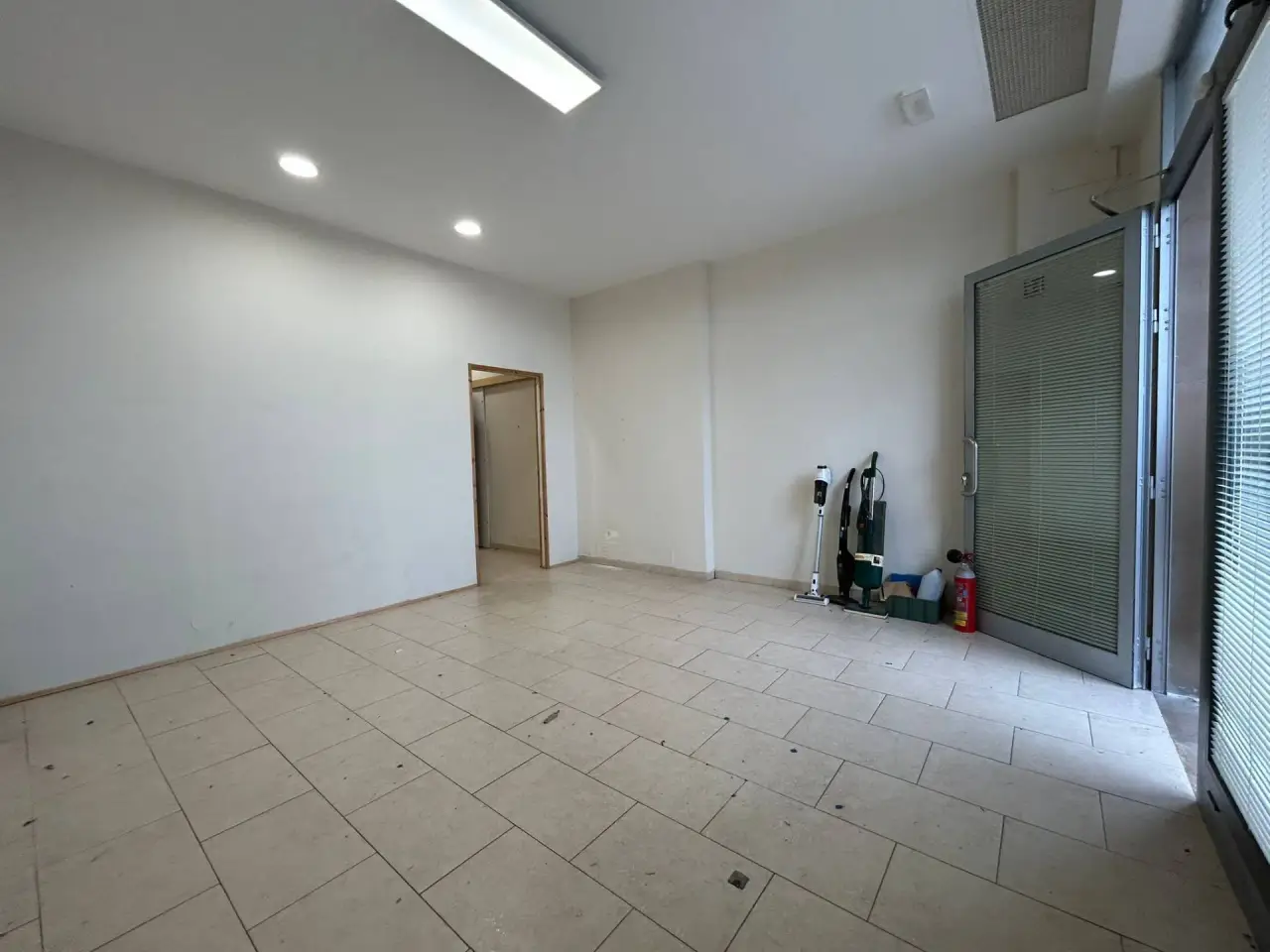 Esercizio commerciale in Via della Chiesa 1, Vicopisano, {3} - Foto 1