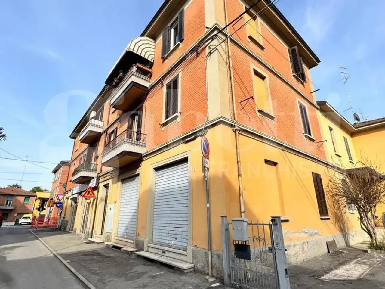 Magazzino in Via Marco Emilio Lepido  70, Bologna, {3} - Foto 1