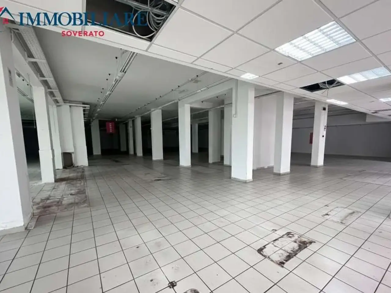 Magazzino in Via Alfonso Castagna, Soverato, {3} - Foto 2