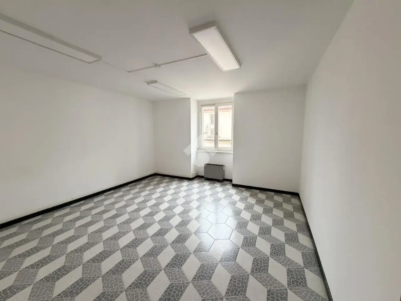 Ufficio in Via Camillo Benso Conte di Cavour 58, Lecco, {3} - Foto 1
