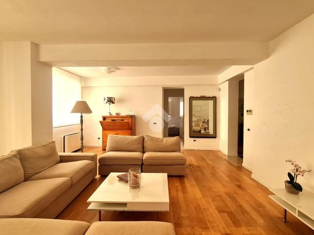 4-room flat in Via Bandiera 11, Palermo - Photo 1