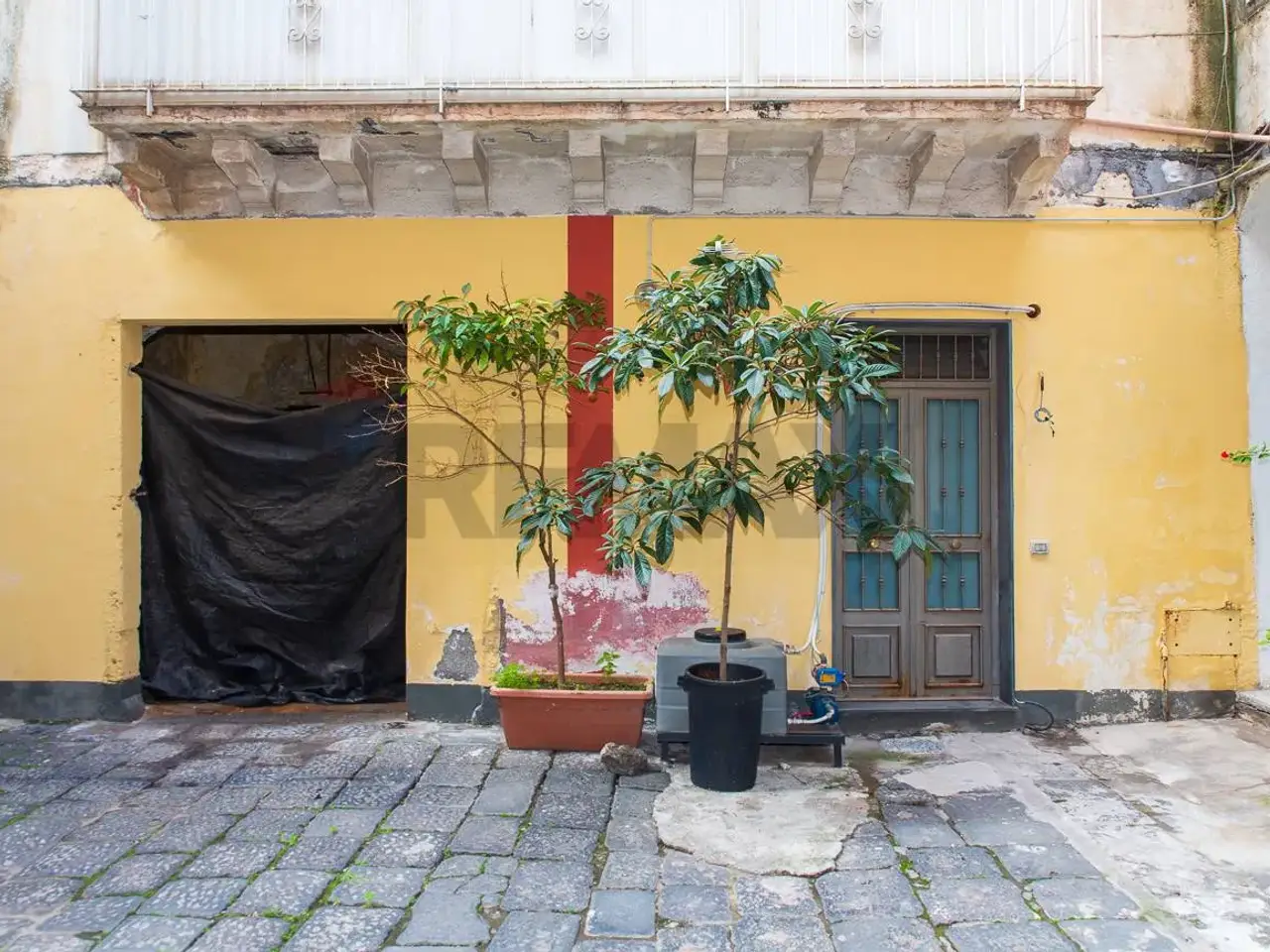 Magazzino in Via Pozzo Canale 25, Catania, {3} - Foto 1
