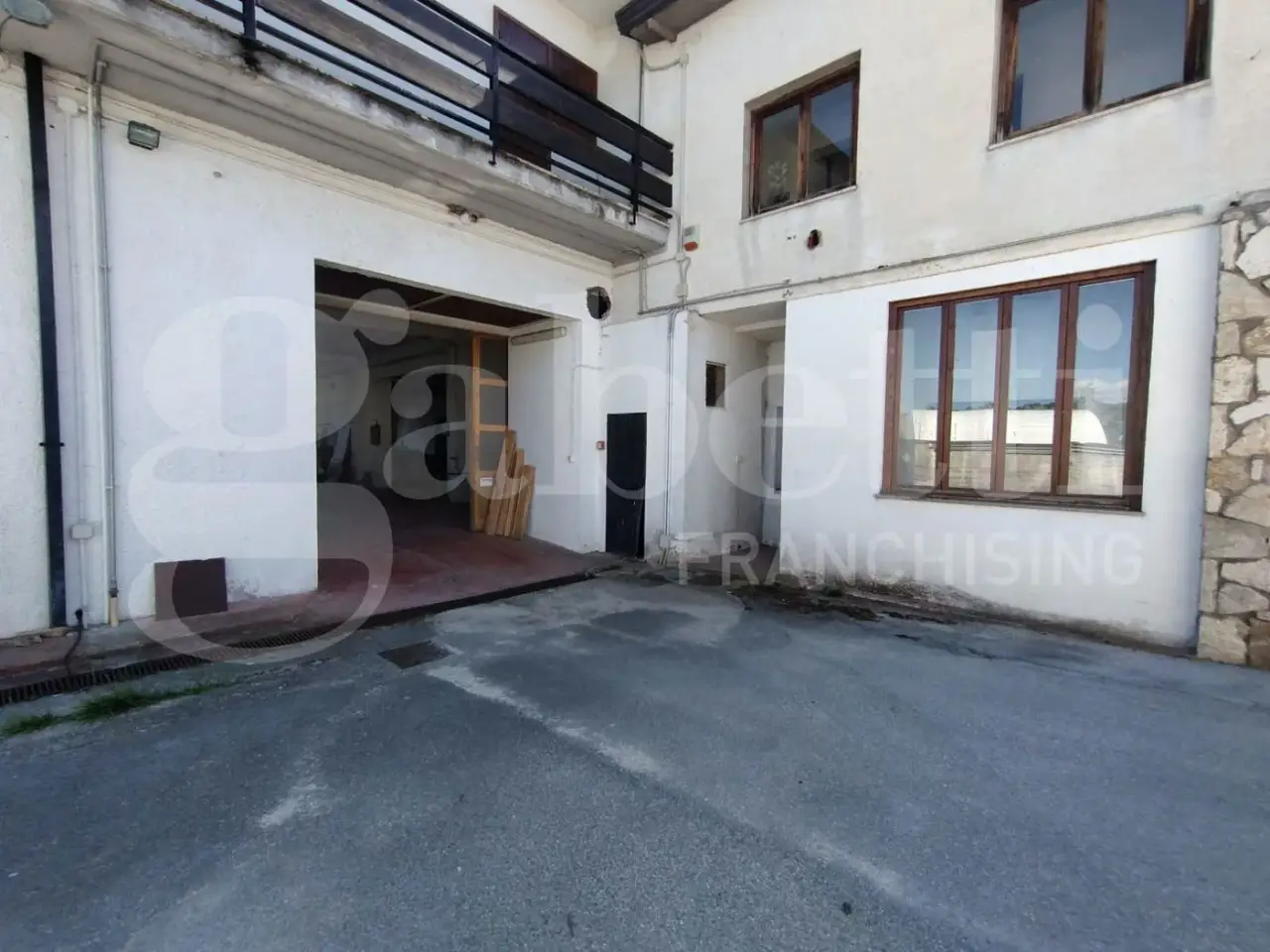 Capannone in Via Tiburtina Valeria Km 98, Tagliacozzo, {3} - Foto 1