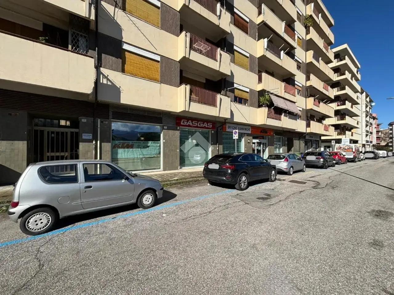 Negozio in Via Edoardo E Mario Cristofaro 15, Cosenza, {3} - Foto 2