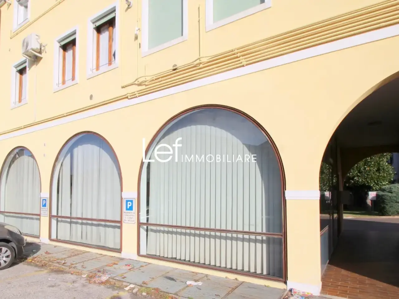 Locale commerciale in , Villorba, {3} - Foto 1