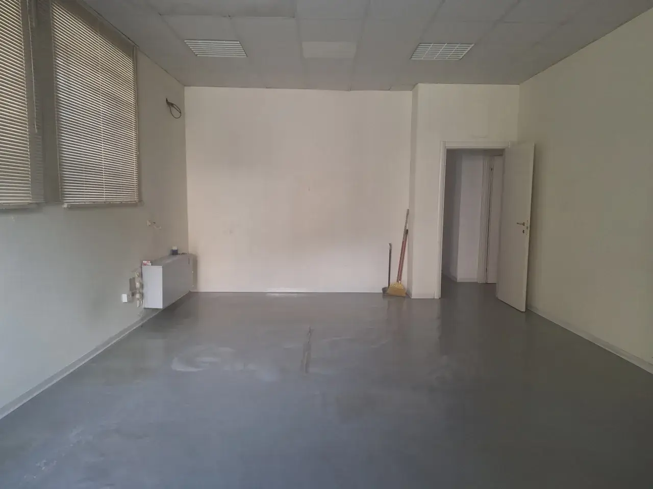 Palazzina commerciale in Via Indipendenza, Civitanova Marche, {3} - Foto 2