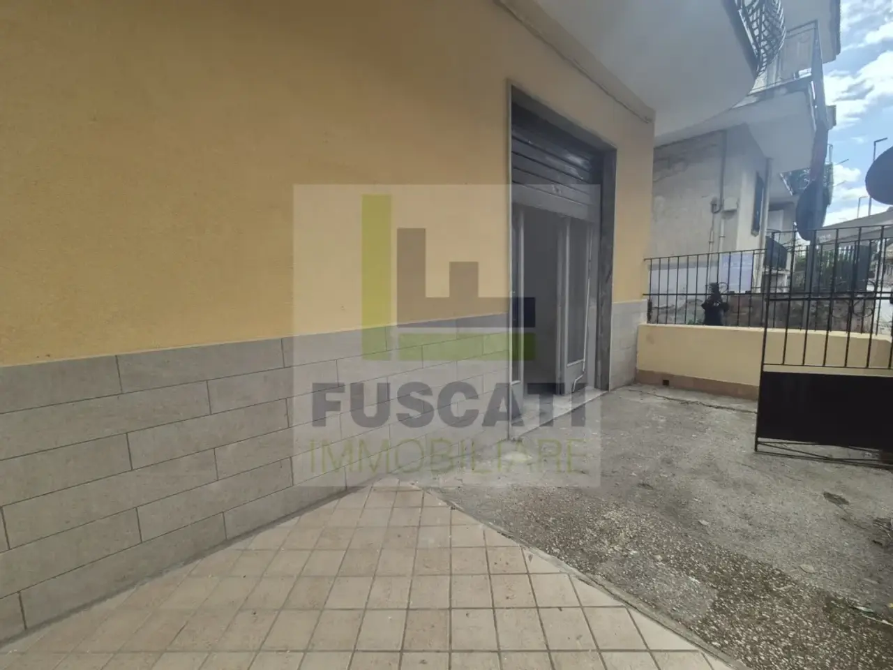 Locale commerciale in Via Sacro Cuore, Mugnano di Napoli, Napoli, Campania, 80018, Italia, Mugnano di Napoli, {3} - Foto 1