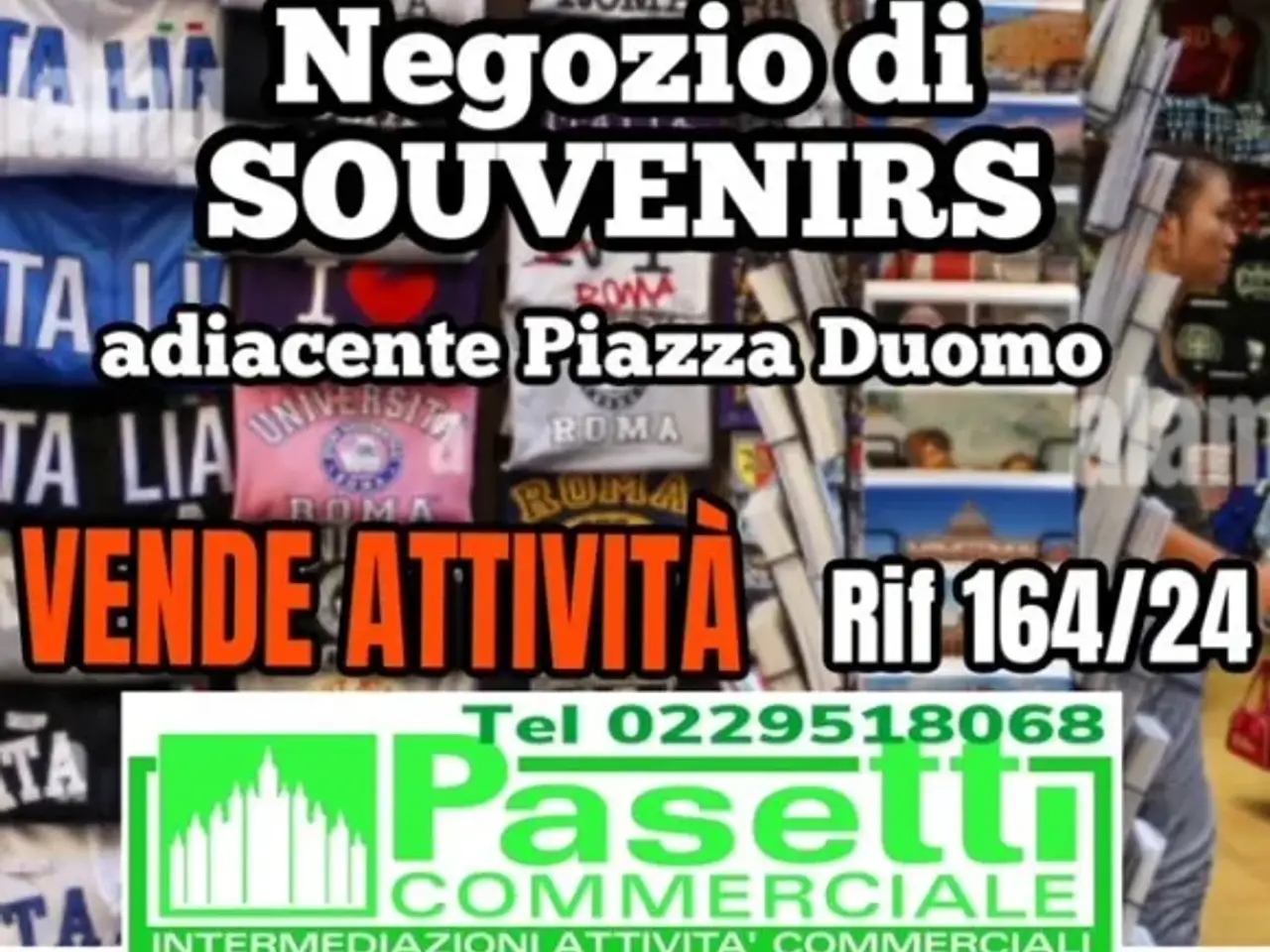 Abbigliamento in Piazza del Duomo, Milano, {3} - Foto 1