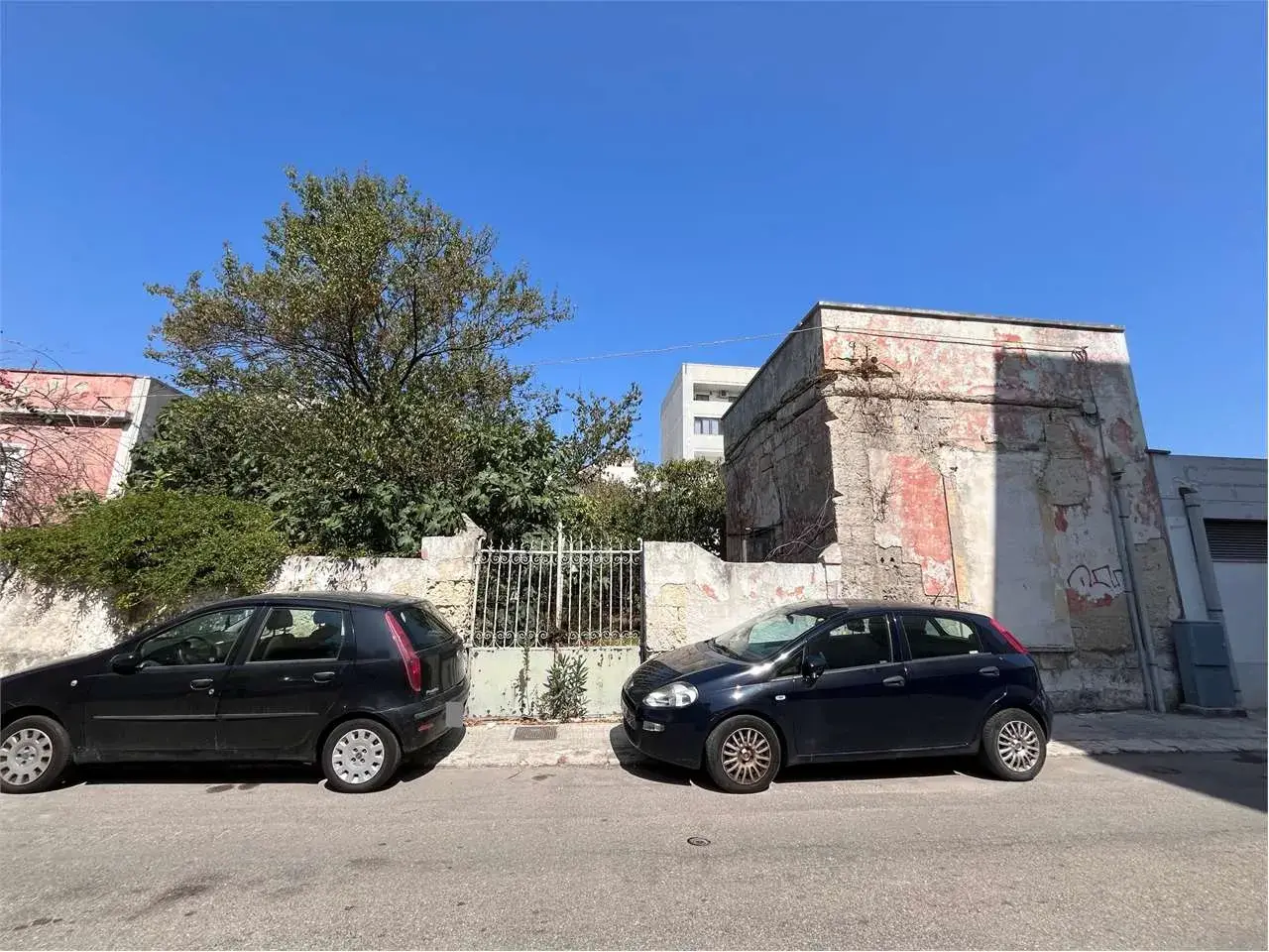 Fabbricato misto in Via Corsica, , 72100 Brindisi, Brindisi, {3} - Foto 1