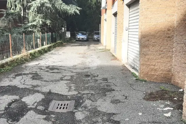 Boxen in Via Fratelli Cervi 5, Albano Laziale - Foto 1