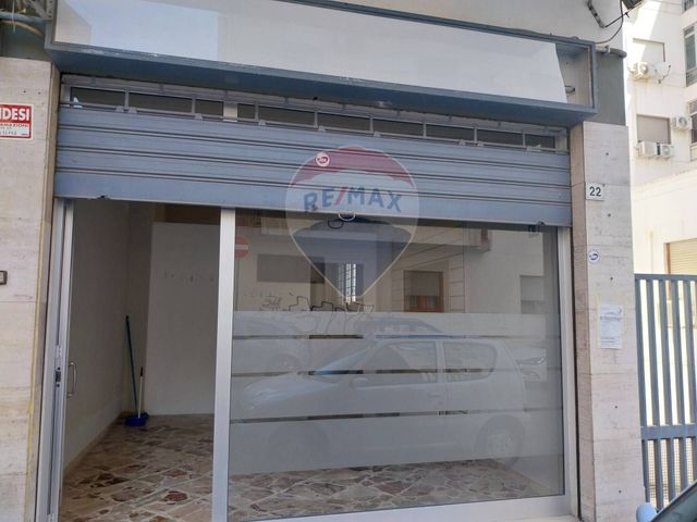 Negozio in Via Michelangelo Falvetto 22, Palermo - Foto 1