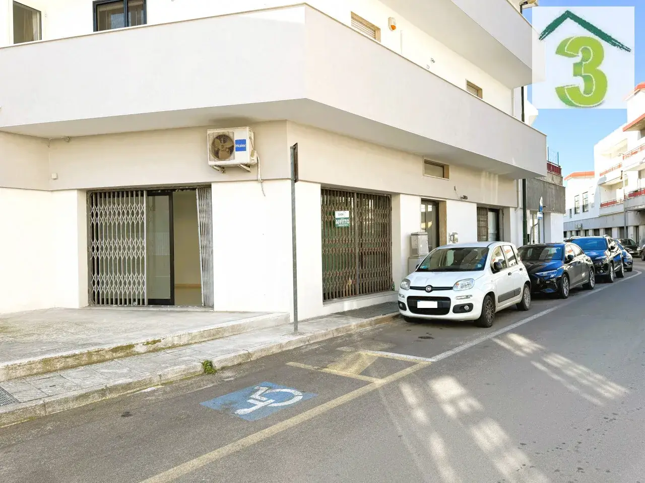 Esercizio commerciale in , Tricase, {3} - Foto 2