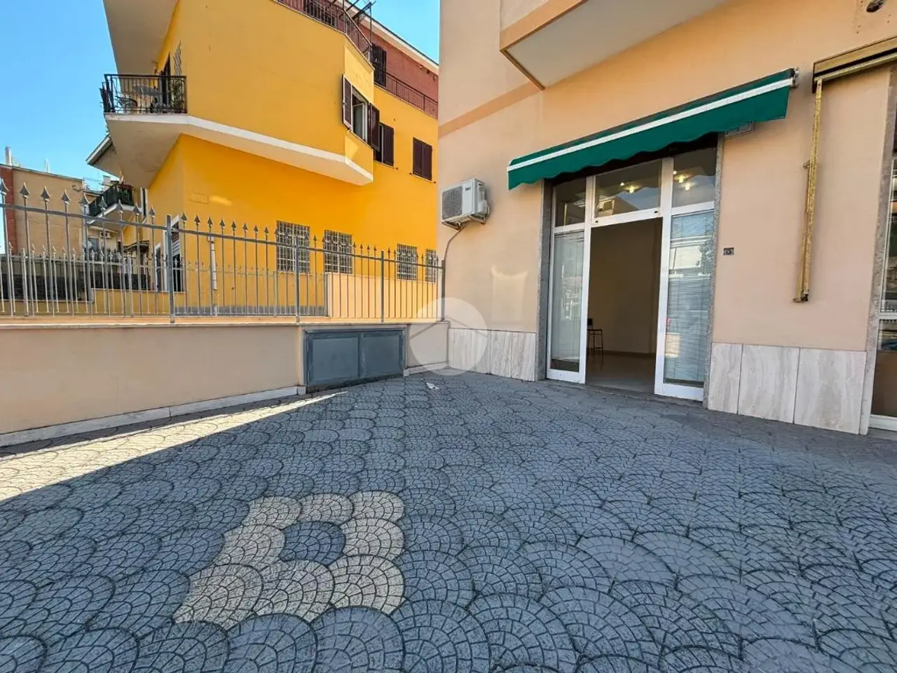 Negozio in Via della Pisana 143, Roma, {3} - Foto 1