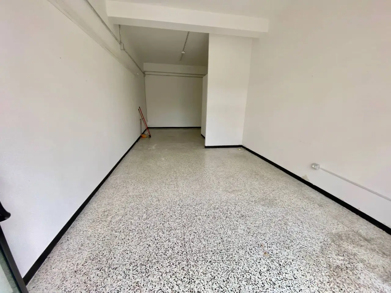 Negozio in Via De Gasperi, Fabriano, {3} - Foto 1