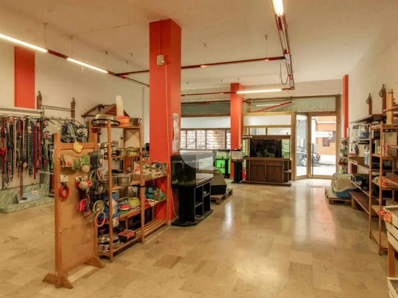 Negozio in Via Gramsci, Casalpusterlengo, {3} - Foto 1