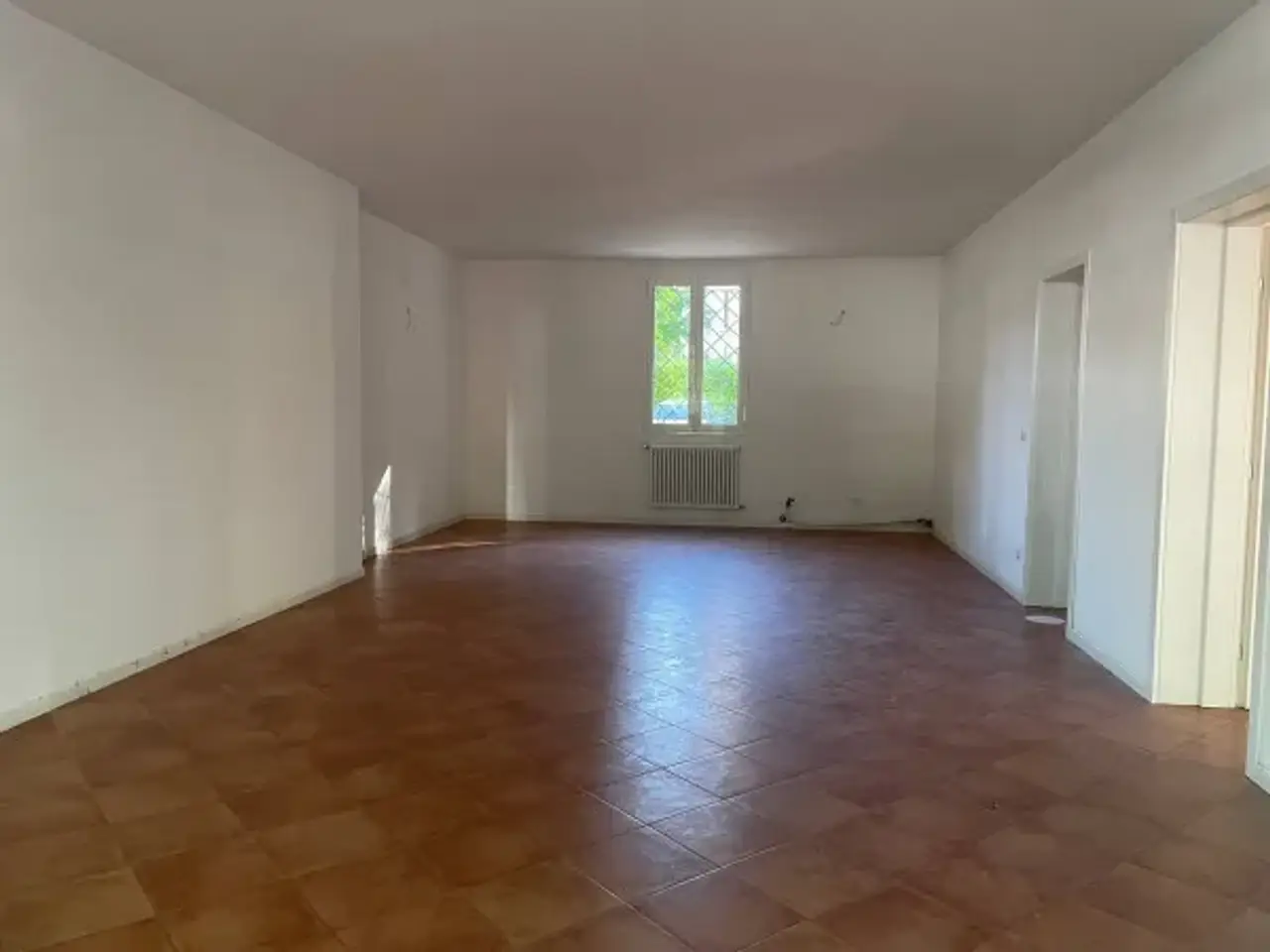 Negozio in Viale Pambera 8, Imola, {3} - Foto 1