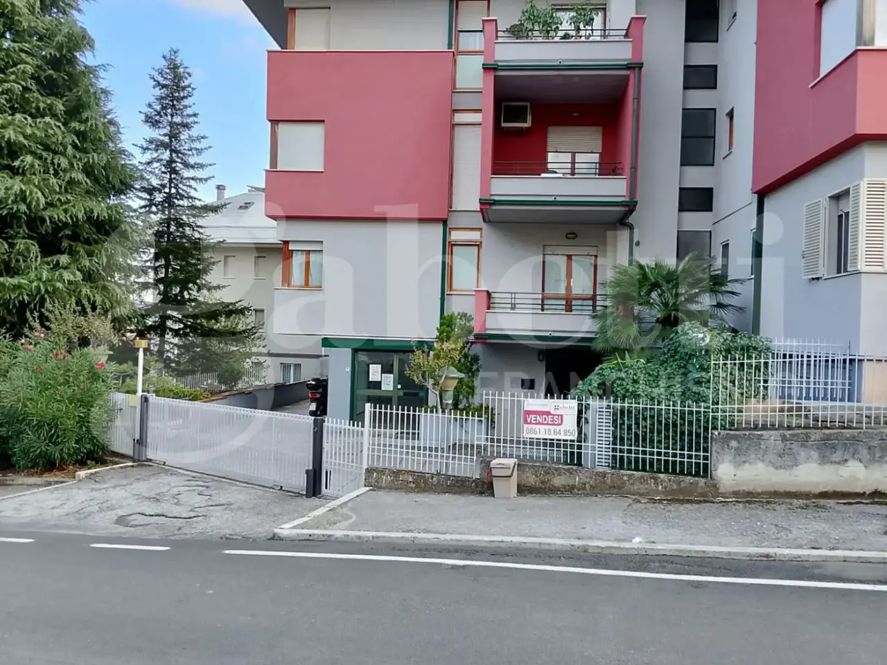 Negozio in Via della Resistenza 19, Teramo, {3} - Foto 1