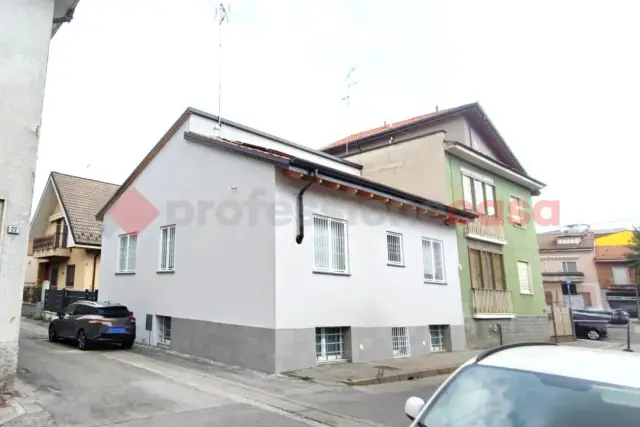 Villa in Via XXV Aprile  4, Locate di Triulzi - Foto 1