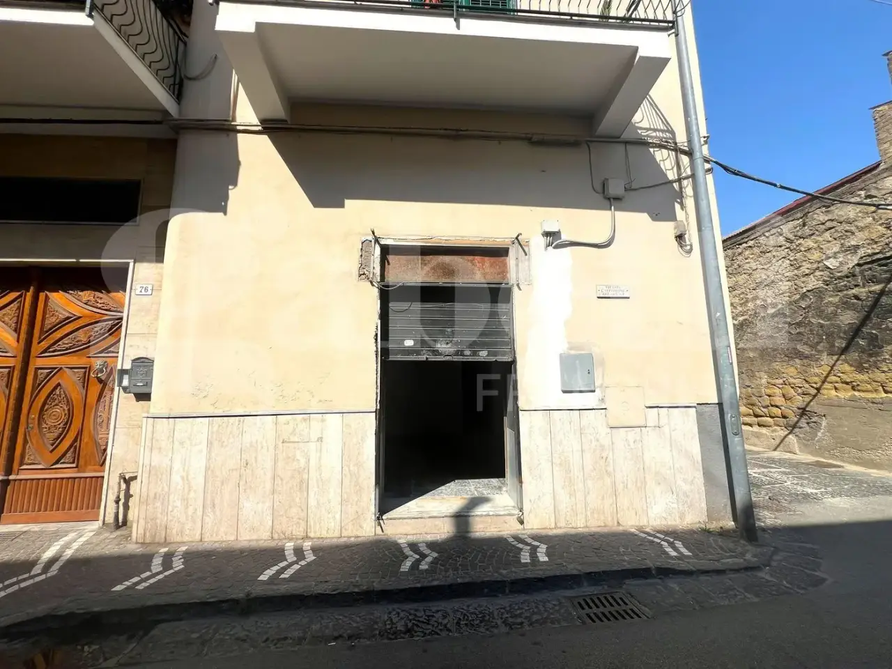 Negozio in Via Alfredo Pecchia 78, Arzano, {3} - Foto 1