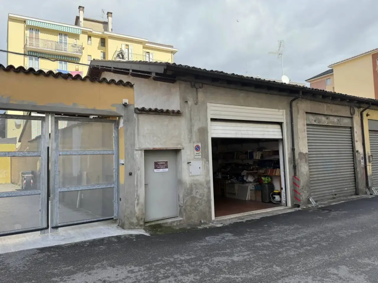 Parcheggio chiuso in , Piacenza, {3} - Foto 1