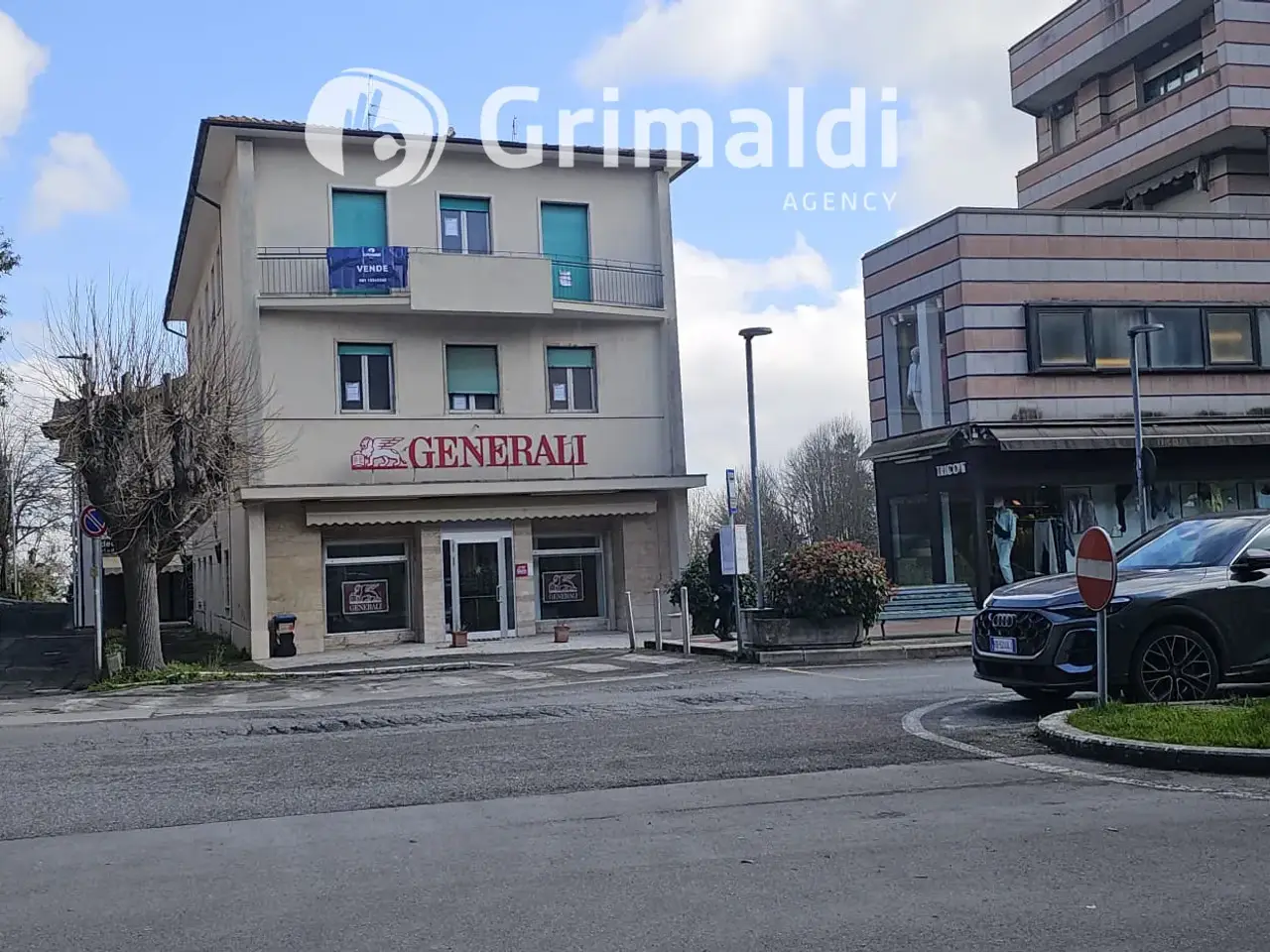 Palazzina commerciale in Via Giuseppe Sabatini 65, Chianciano Terme, {3} - Foto 1