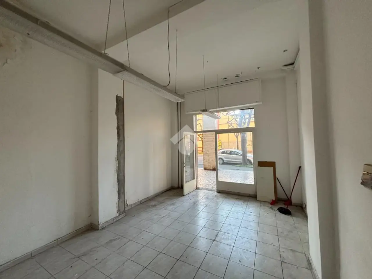 Negozio in Via Vittorio Veneto 302, La Spezia, {3} - Foto 1