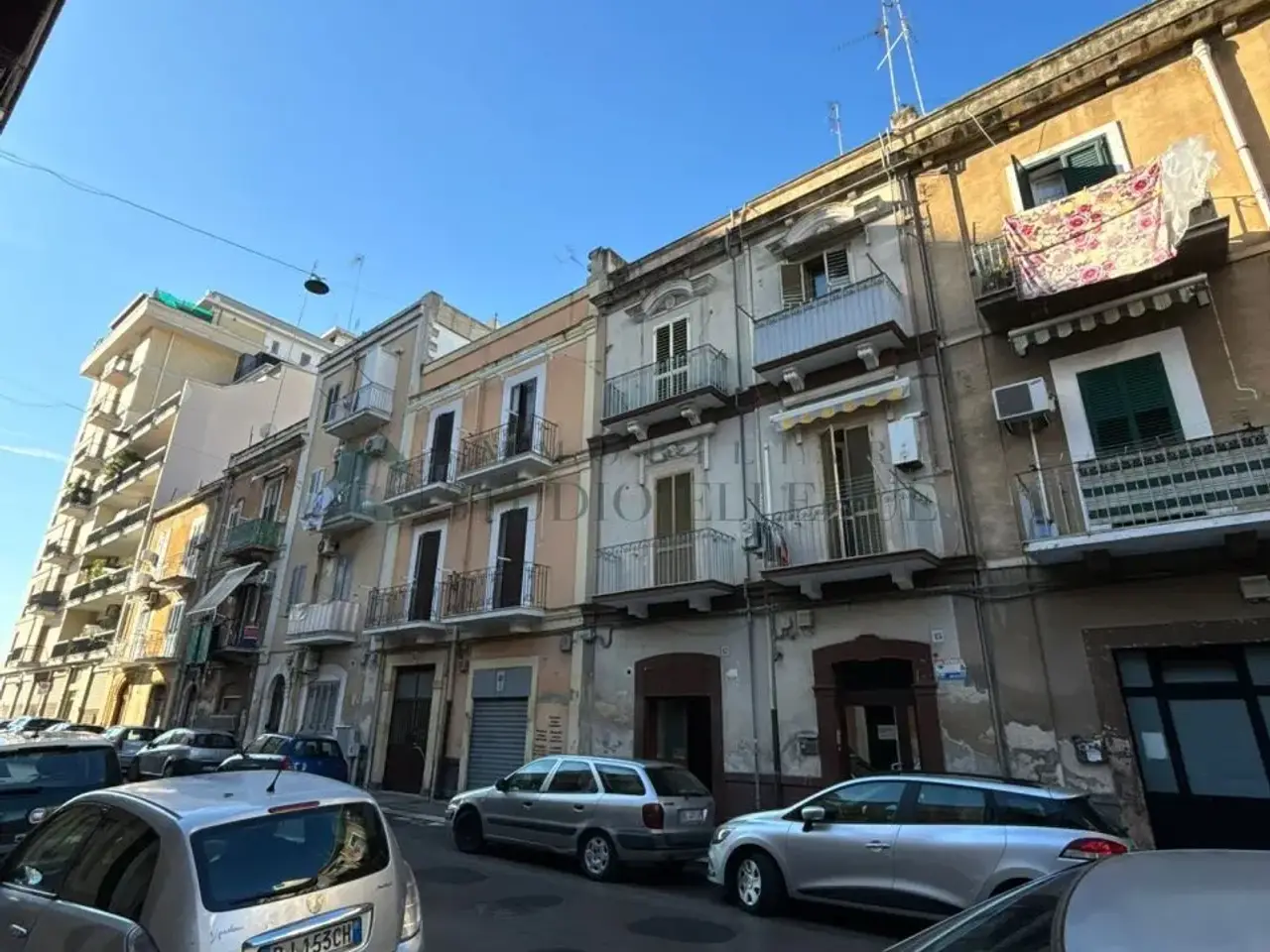 Negozio in Via Francesco Petrelli 17, Bari, {3} - Foto 2