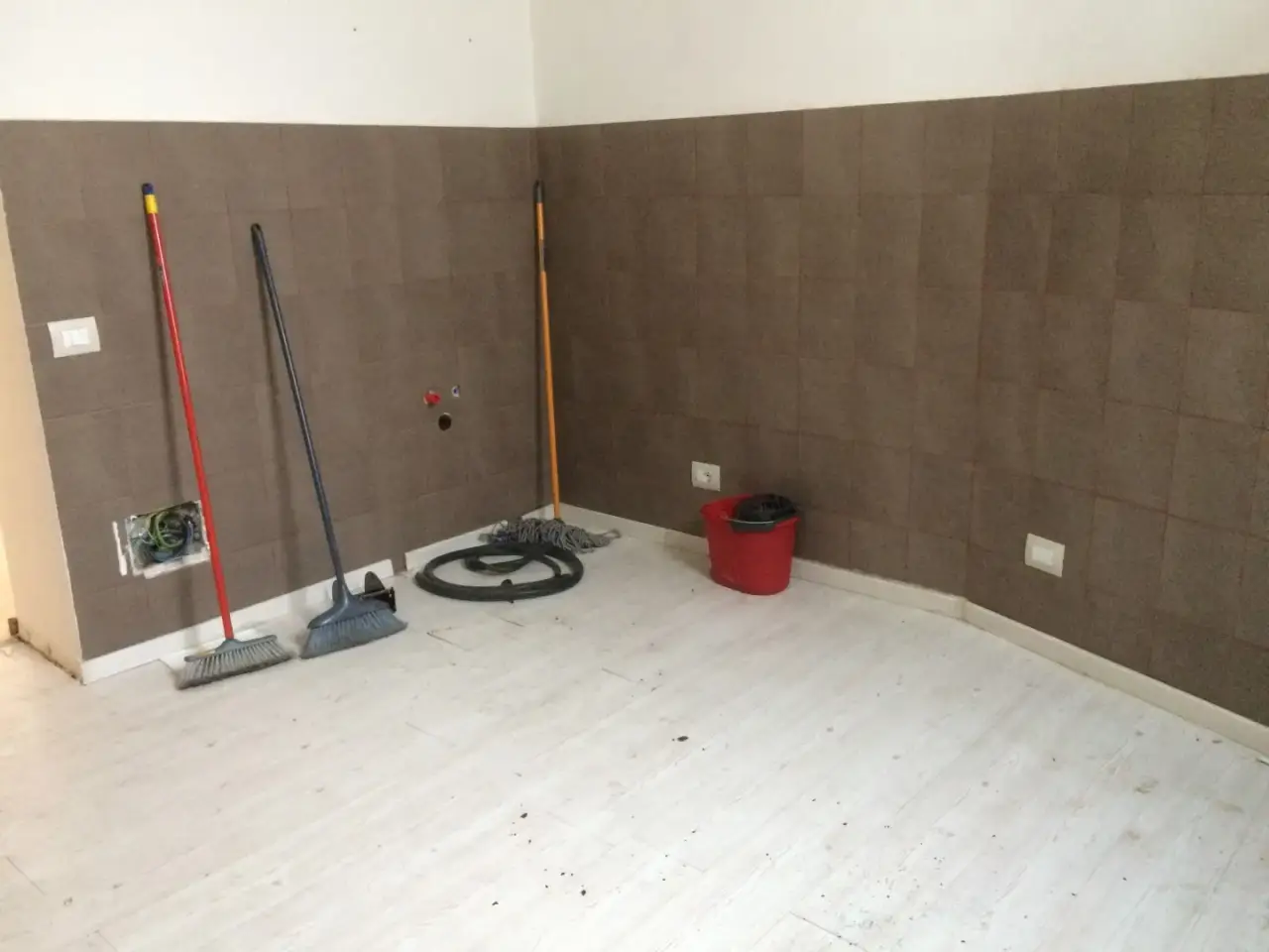 Esercizio commerciale in Via Carlo Cattaneo 59, Pisa, {3} - Foto 2