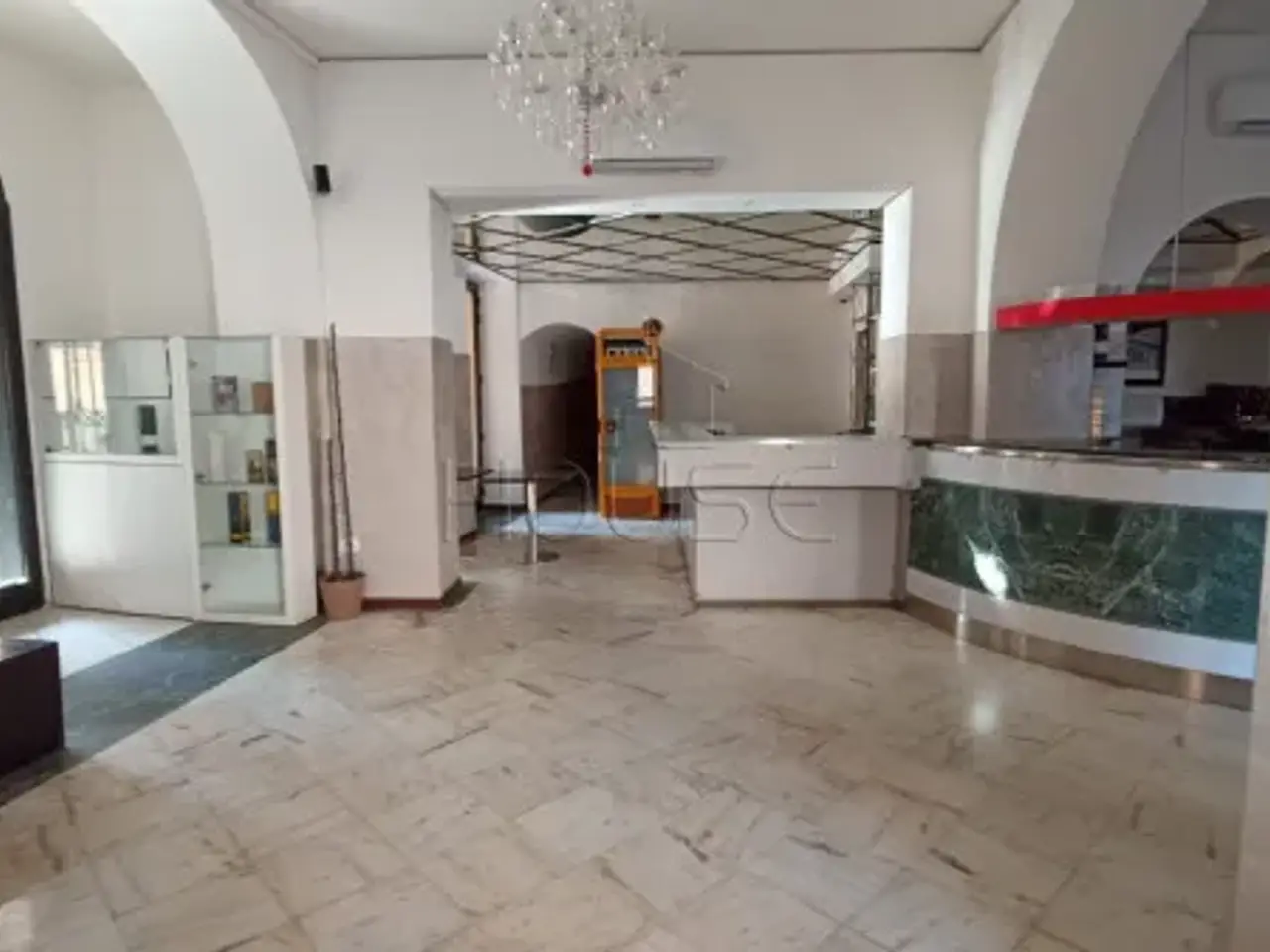 Negozio in Piazza Garibaldi, Citta' Di Castello, {3} - Foto 2