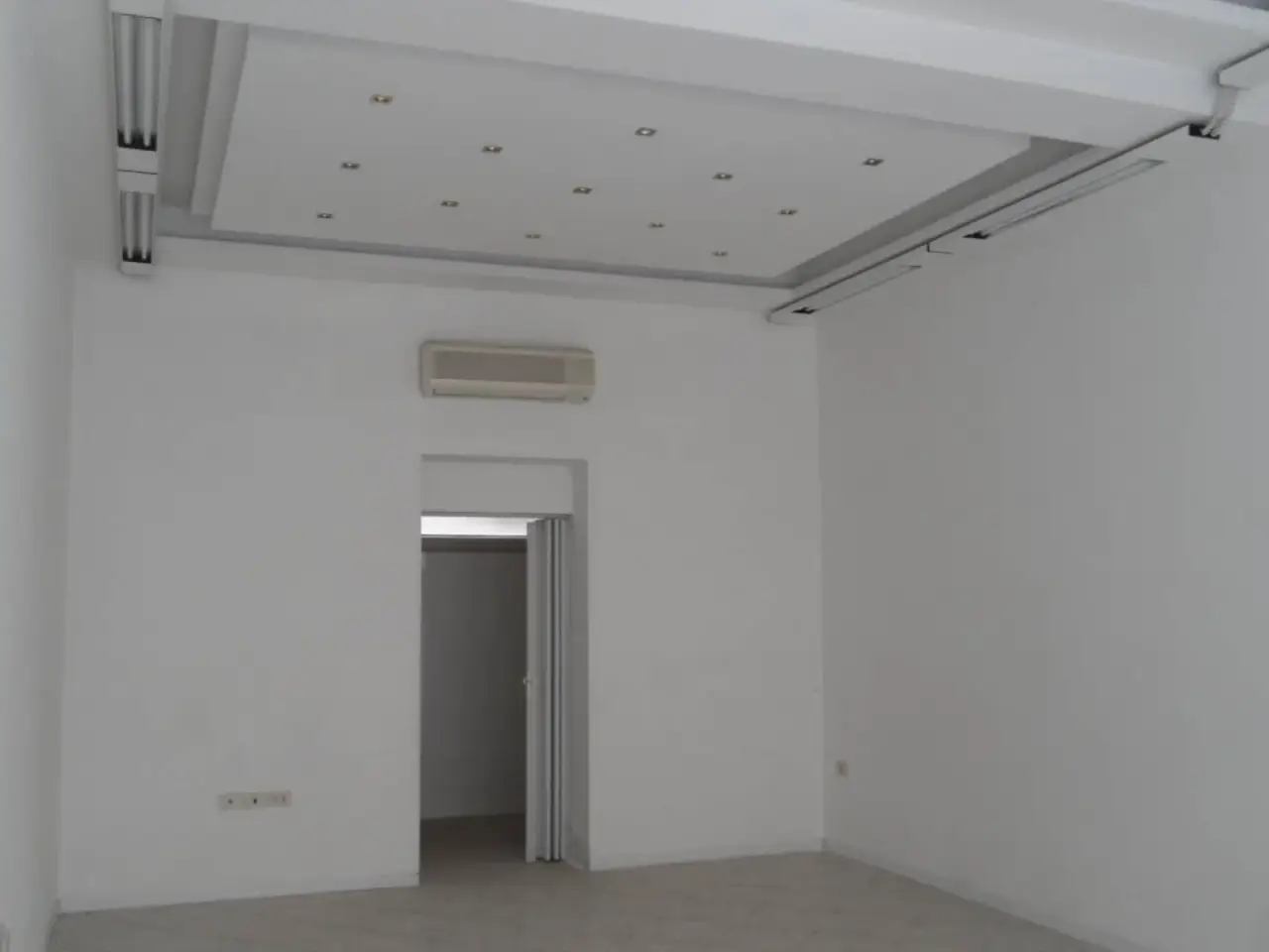 Negozio in Via Risorgimento, San Benedetto Del Tronto, {3} - Foto 2