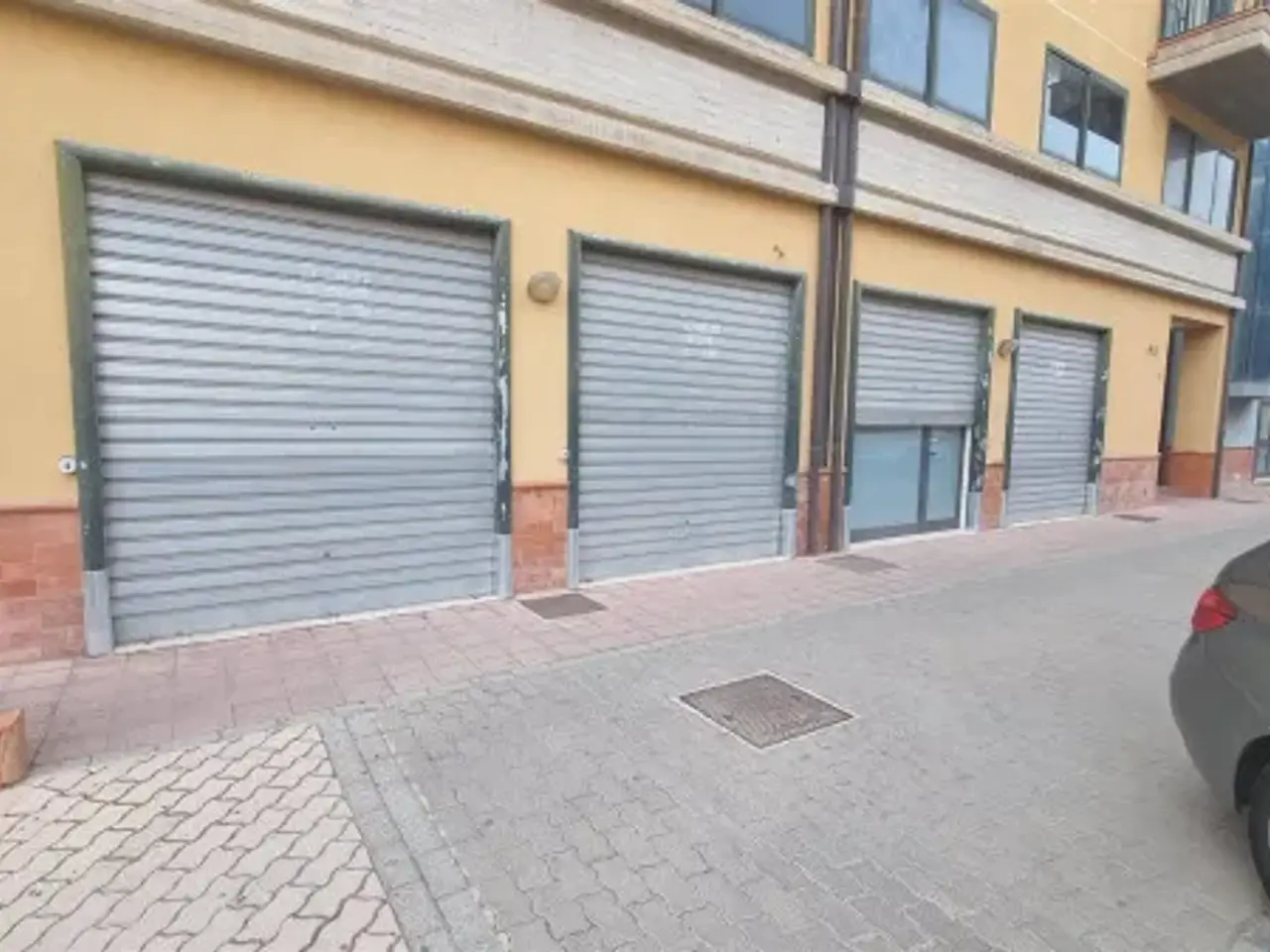 Negozio in Viale della Rinascita, San Cataldo, {3} - Foto 1