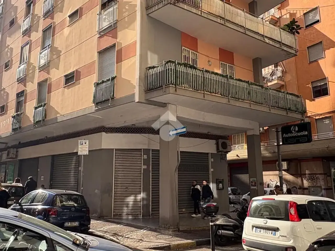 Negozio in Via Angolo Via Amato /Via Plinio Il Vecchio 79, Castellammare Di Stabia, {3} - Foto 1