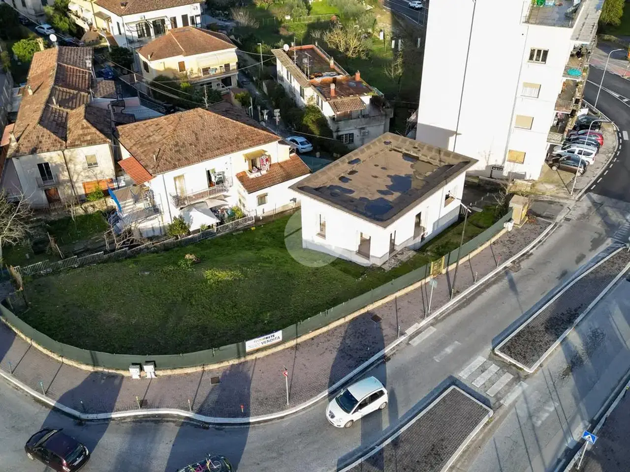 Negozio in Via Gaetano di Biasio 12, Cassino, {3} - Foto 1