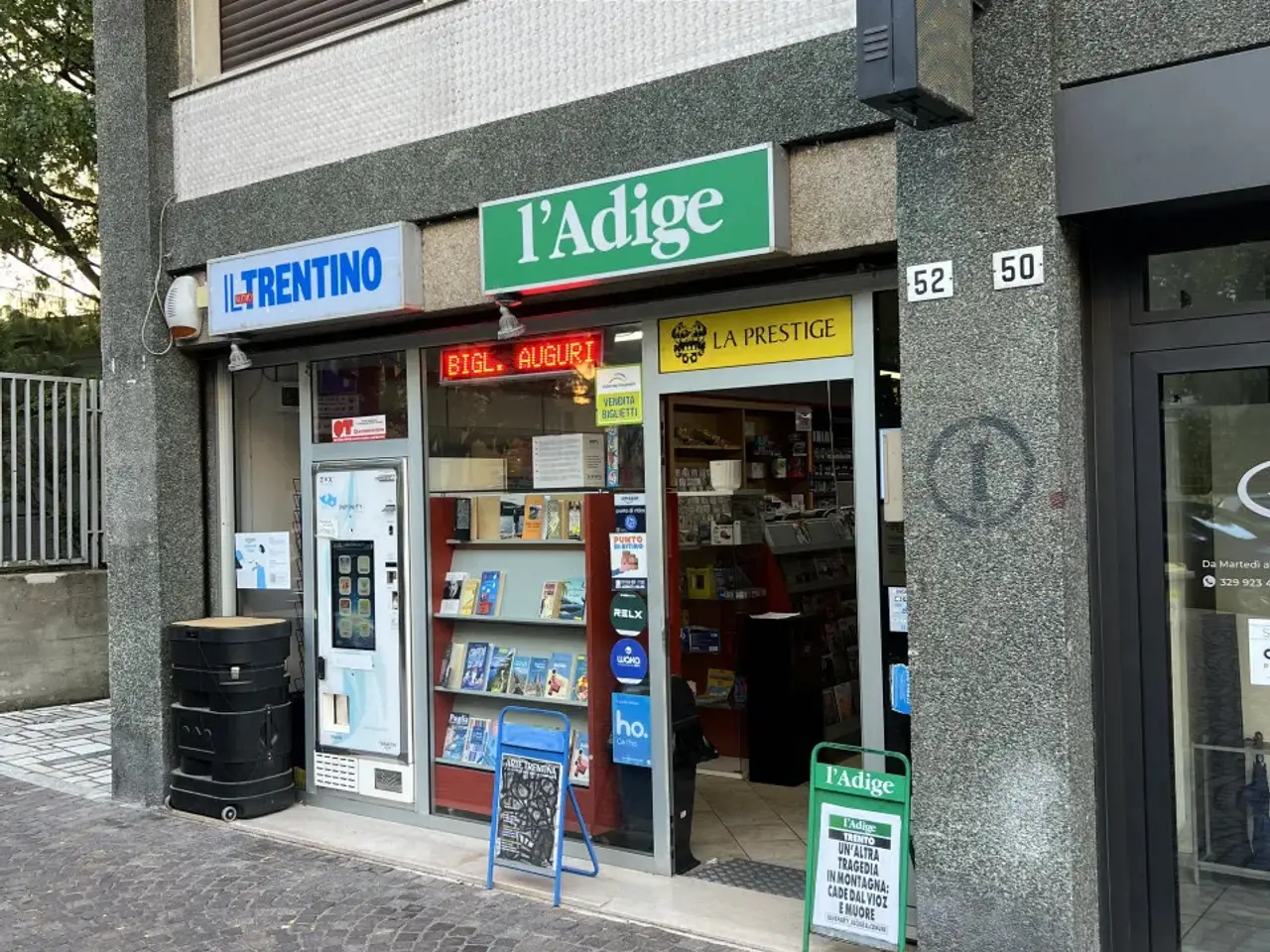 Tabaccheria in Via Grazioli 52, Trento, {3} - Foto 2