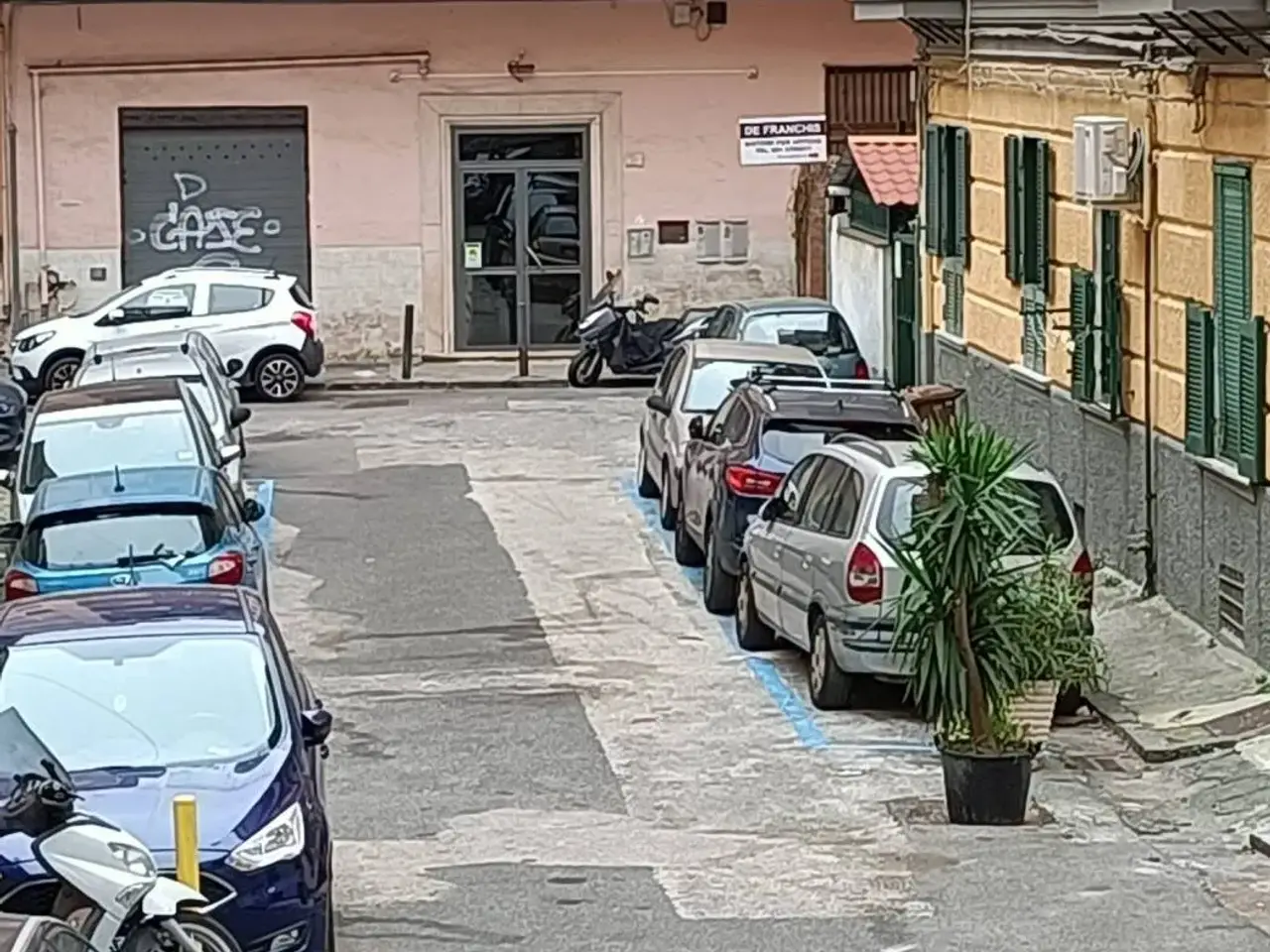 Magazzino in Via Vincenzo Gemito 16, Napoli, Napoli, {3} - Foto 2
