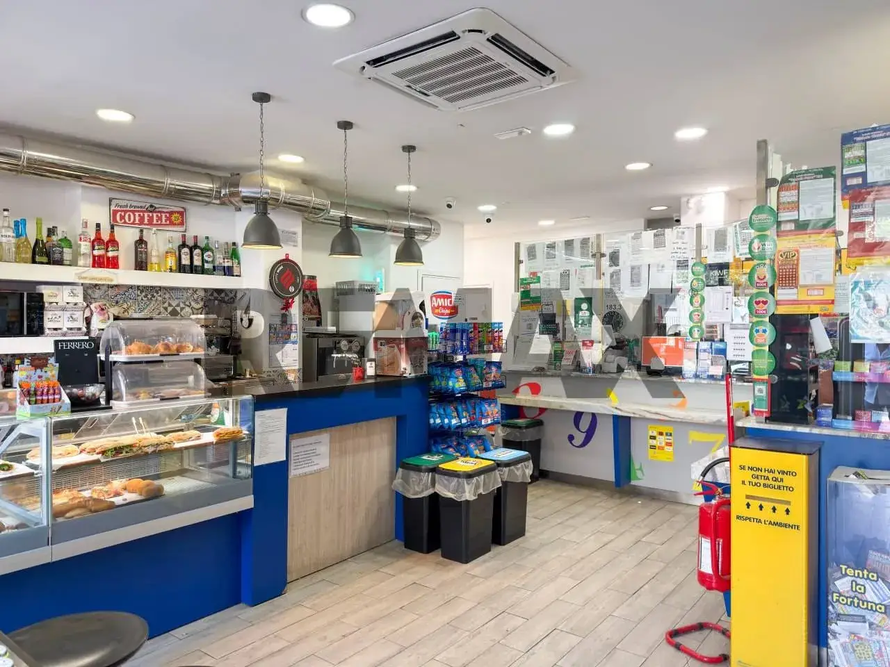 Esercizio commerciale in Via Duca della Verdura 45/47, Palermo, {3} - Foto 1