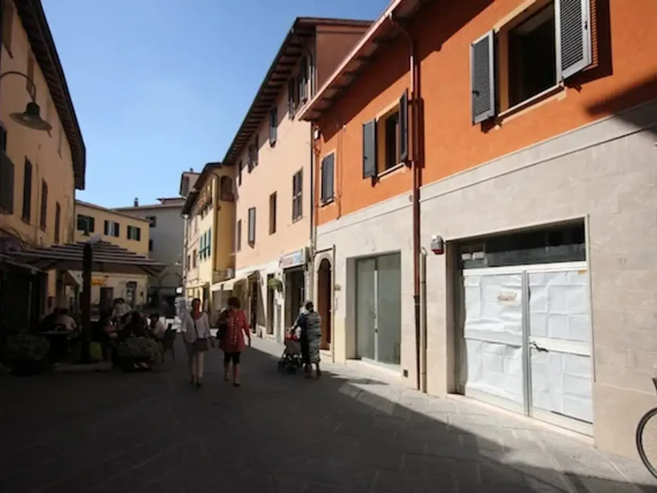 Locale commerciale in Via San Martino 58100 Grosseto, Grosseto, {3} - Foto 1