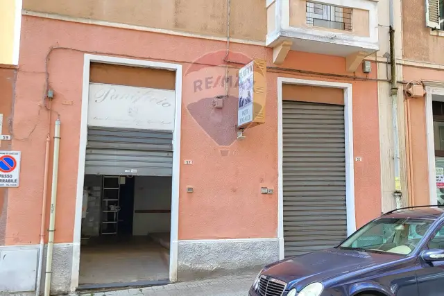 Negozio in vendita, Via Farina 55 - 57, Cagliari - Foto 1