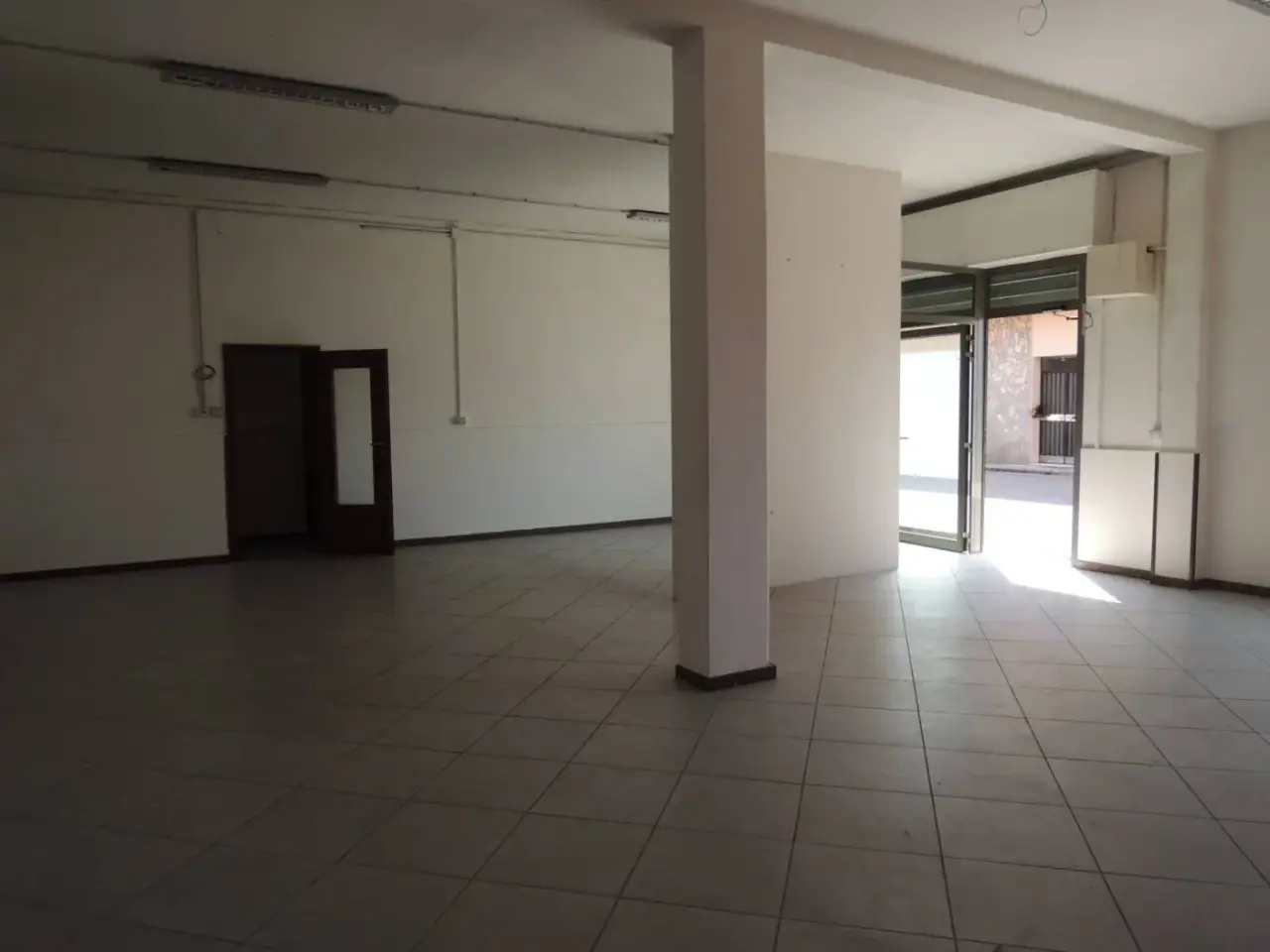 Locale commerciale in , Castelfranco Emilia, {3} - Foto 2